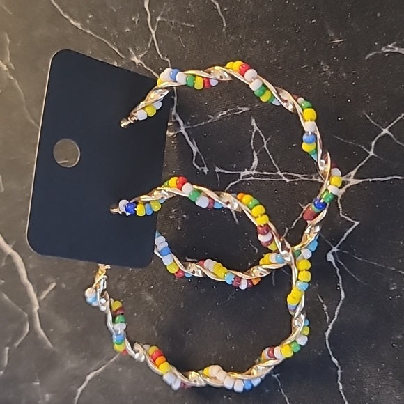 Jewelry - NWOT Gold Beaded Hoop Earrings